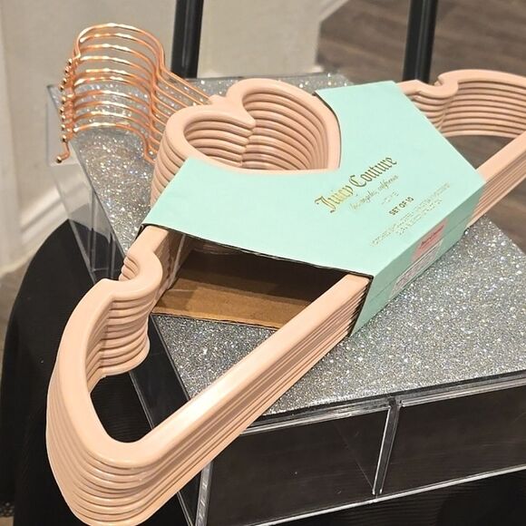 Juicy Couture Notched Shoulder Space Saving Heart Top Set of 10 Hangers- Pink - Picture 8 of 10